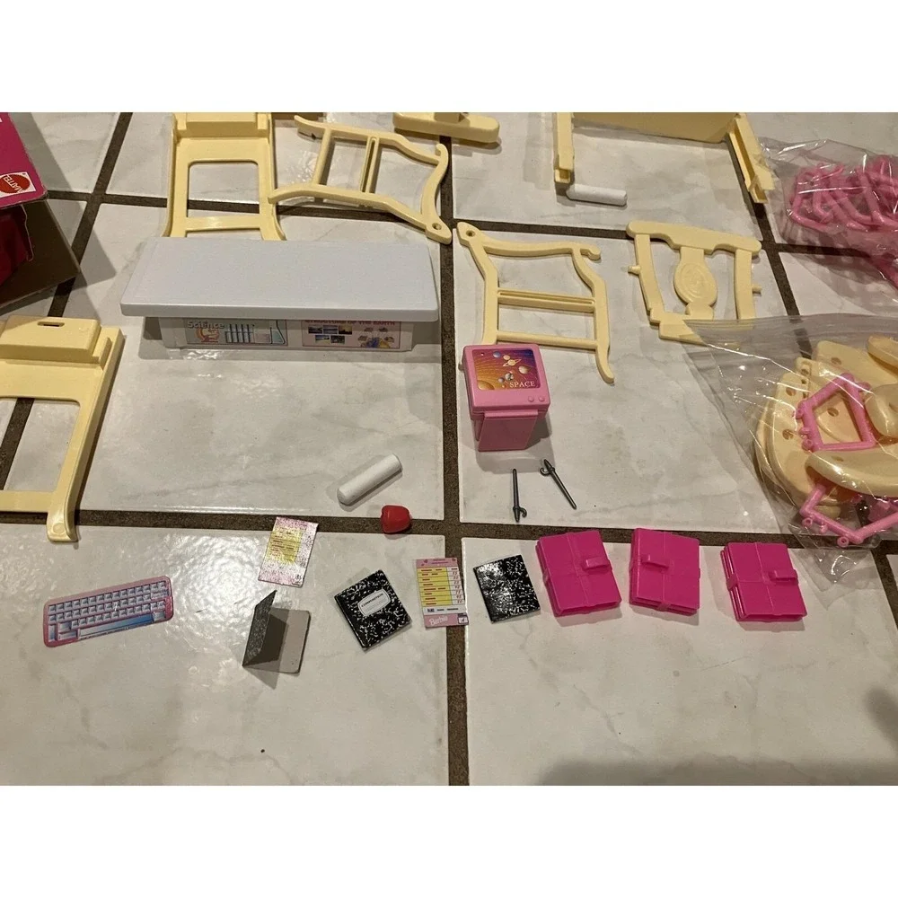 Vintage 1997 Barbie Classroom Playset Mattel 67114-92 School Chalkboard Desk Set